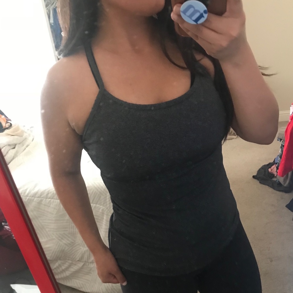 Lululemon 🍋🧘🏽‍♀️ Grey power Y tank